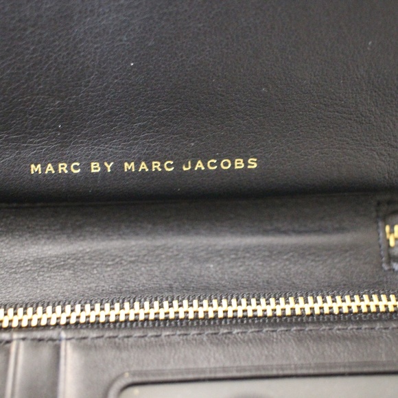Marc by Marc Jacobs Liegero Wingman Wristlet - Picture 5 of 8